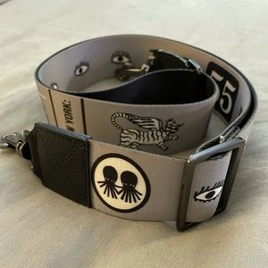 Min and Min nylon strap